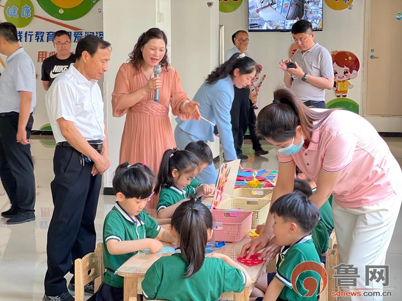 枣庄市市中区政协莅临光明路小学幼儿园视察调研