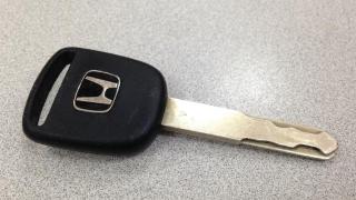 汽车备用钥匙怎么藏？