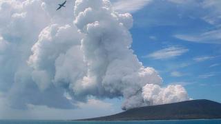 地球最危险火山喷发后， 世界将会怎样，人类能有幸躲过灾难吗。