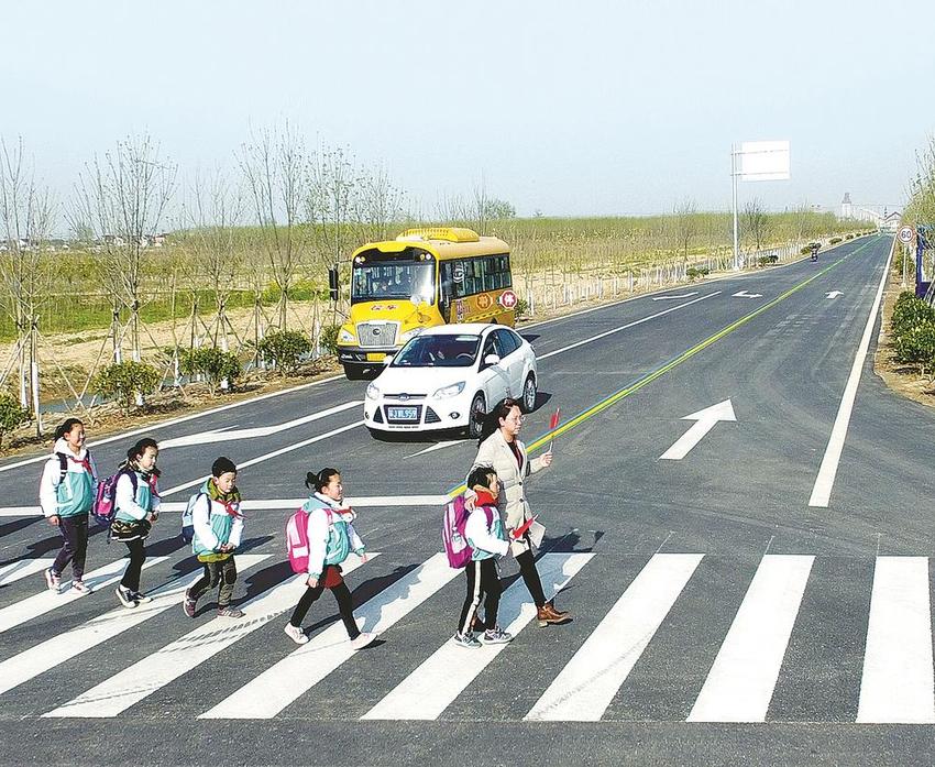 民生实事暖人心  农村公路助振兴