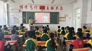 莒南县大店镇后会子坡小学开展入队教育