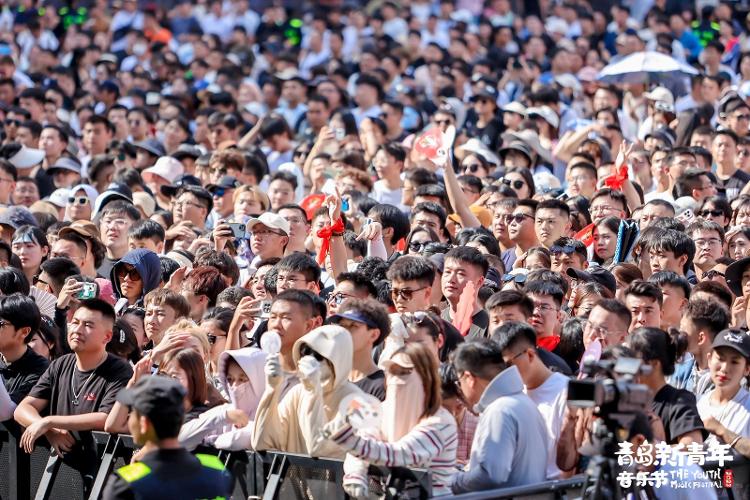 音乐节深一度 | 跨越大半个中国向青岛奔赴，新青年音乐节到底有什么魔力？