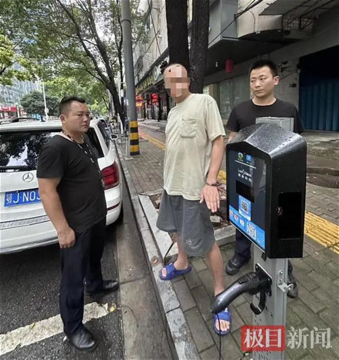 刚刚安装的充电桩电缆线被盗，民警追踪3小时破案