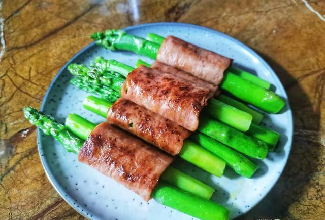 春天里的减肥食材，营养丰富味道鲜香，分享芦笋的5种吃法