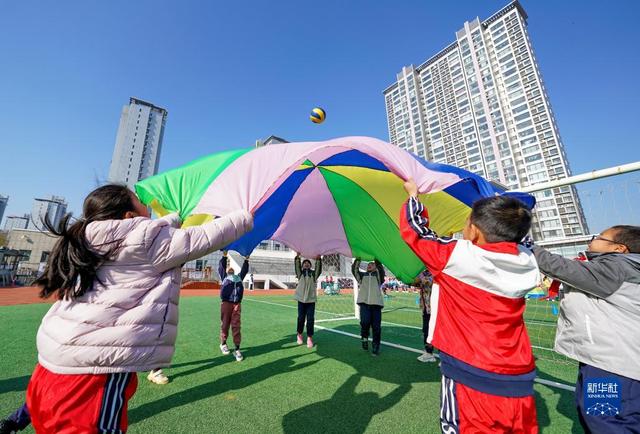 河北唐山：文体活动丰富校园生活