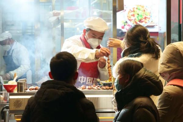 北京烟袋斜街上的“大寒”新年春节已近在眼前