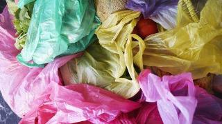 长期吃塑料袋装的食物，不仅有害还会致癌？一文解答