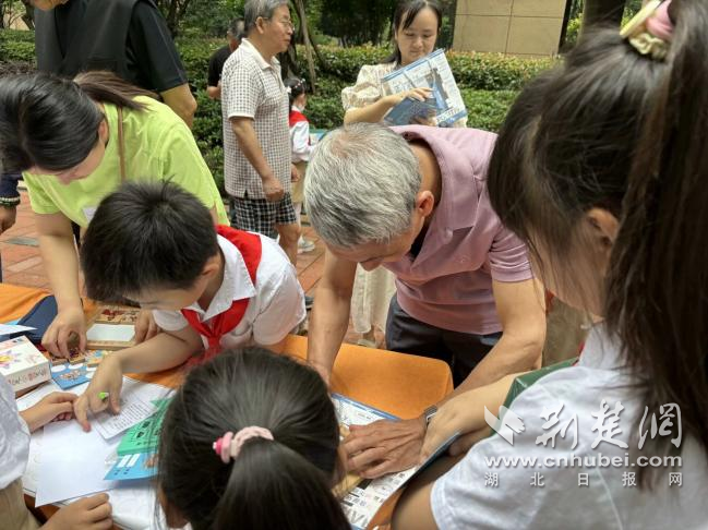 趣味游戏点亮童年 红领巾实验学校“数智”美嗨节精彩纷呈