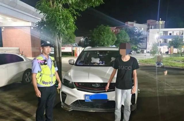 百色14岁男孩无证驾驶，被交警拦停！