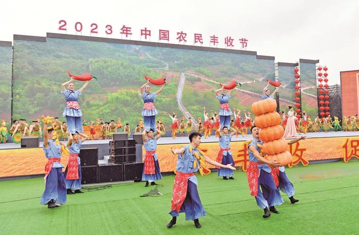 农民“村晚”暨乡村青年音乐会欢乐上演