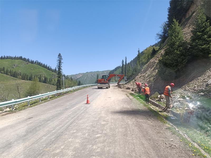 “中国最美公路”独库公路6月1日通车