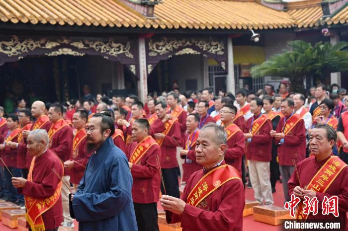 广东三山国王祖庙见闻：一庙分万宇 两岸情份浓