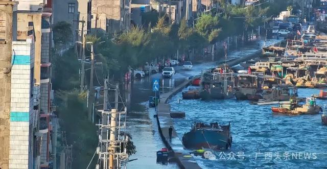 “十月大潮”引发海水倒灌北海市区多地被淹