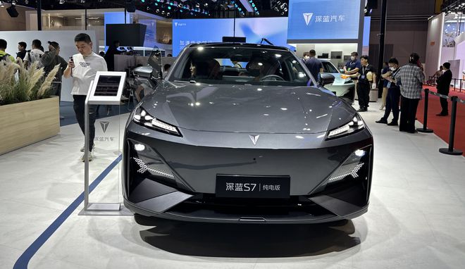 深蓝s7亮相2023上海车展,新车定位中型纯电动SUV