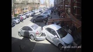 网约车司机撞车后主动报警，报警前买三瓶小包装二锅头一饮而尽