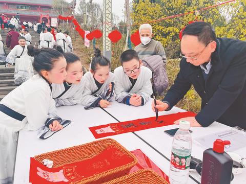 花式迎新春 新年“氛围感”拉满