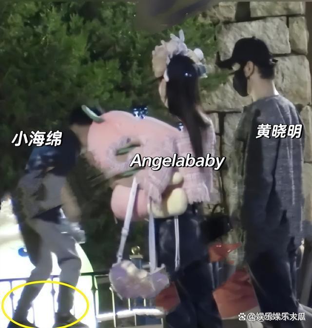 黄晓明baby离婚后首合体！一家3口游迪士尼