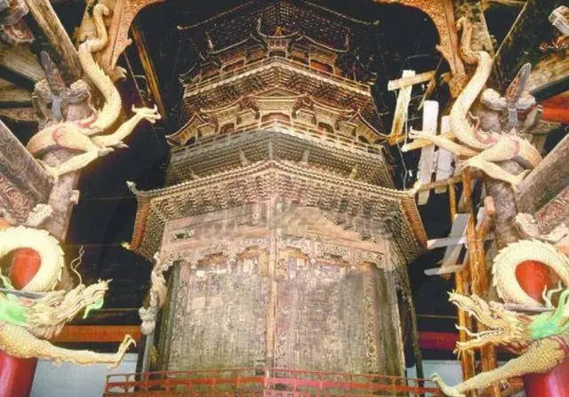 寺庙建设没用一颗钉子，全寺雕刻10000条龙，游客：堪称“龙宫”