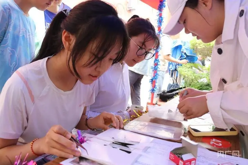 生物科技文化月让探索科学的乐趣在学子心中生根发芽