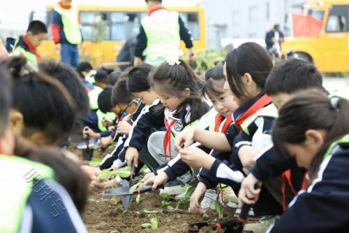 “劳动创造美好生活”千寻研学游第三课堂研学活动圆满结束