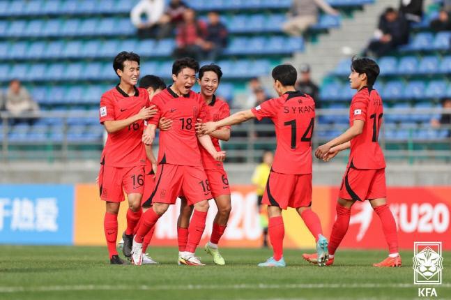 4-0！韩国U20屠杀国足克星，剑指冠军，中国男足却难出线！