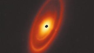 韦布望远镜发现系外恒星有3道尘埃环