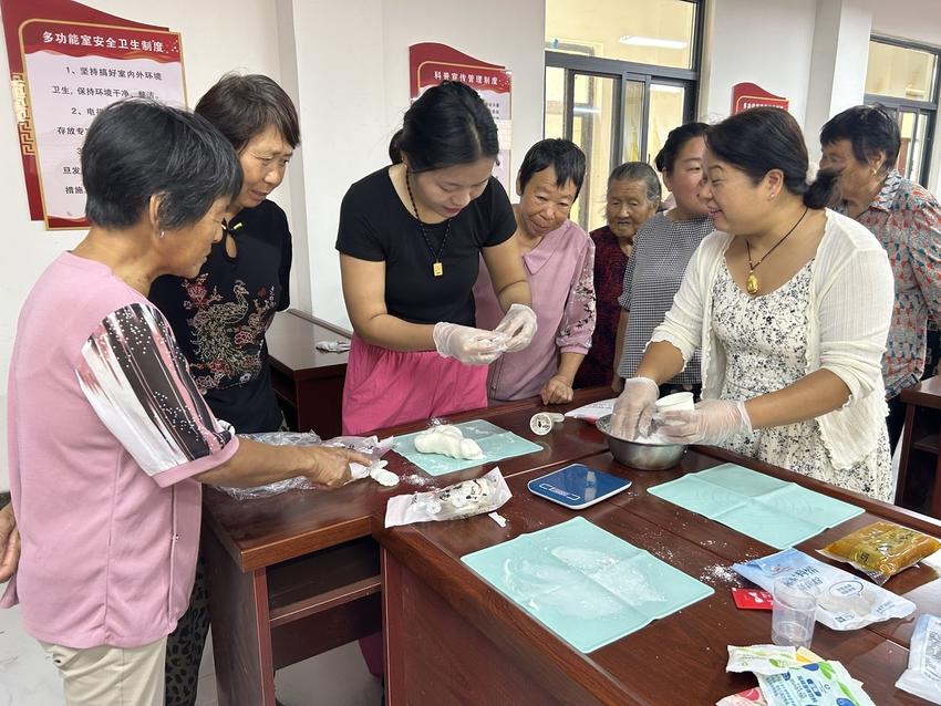 郑州航空港区开展“守护中秋，共庆华诞”志愿活动