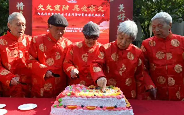 看见老龄市场需求，让老年消费“讲究”不“将就”|新京报快评