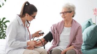 几点测血压最准确？告诉您血压监测的技巧，怎样选择血压计？