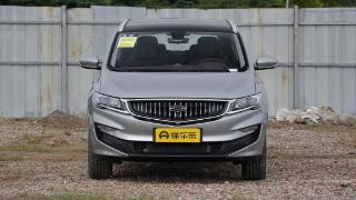 吉利嘉际PHEV2022款造型动感，非常符合年轻人的审美