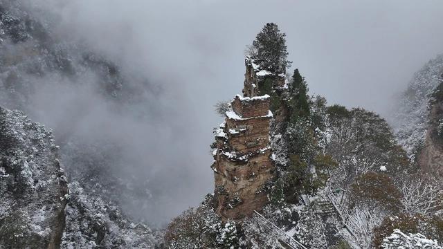 山西永济：雪后五老峰宛如画卷