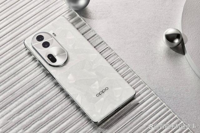 OPPO Reno11系列首批评价出炉：线上和线下，两极分化