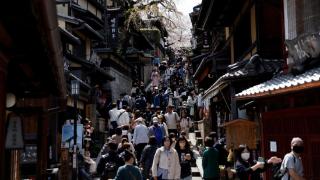 日本人口连减13年，75岁以上人口破2000万