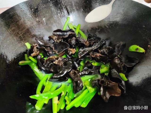 春季，建议肥胖人群常吃这道菜，低脂低卡味道好，饱腹无负担