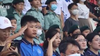 驻香港部队举办青少年专场军营开放活动