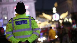伦敦警方：一名女子因音乐会踩踏事件重伤身亡