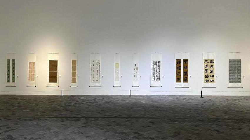 济宁“80”后优秀青年书法篆刻作品展在济宁美术馆开幕