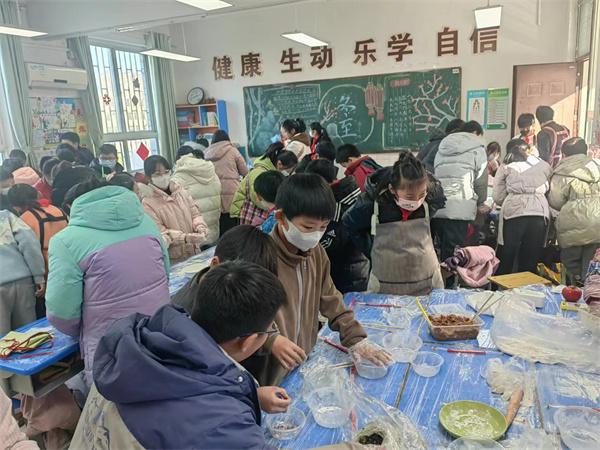 郑州市管城回族区五里堡小学开展冬至主题劳动实践活动