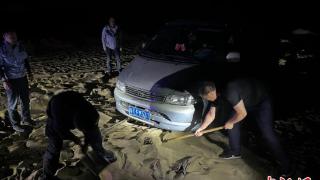 8名游客被困无人区 青海海西警方历时18个小时紧急搜救