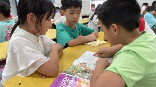 郑州市管城区二里岗小学举行“红领巾小书虫”读书交流会