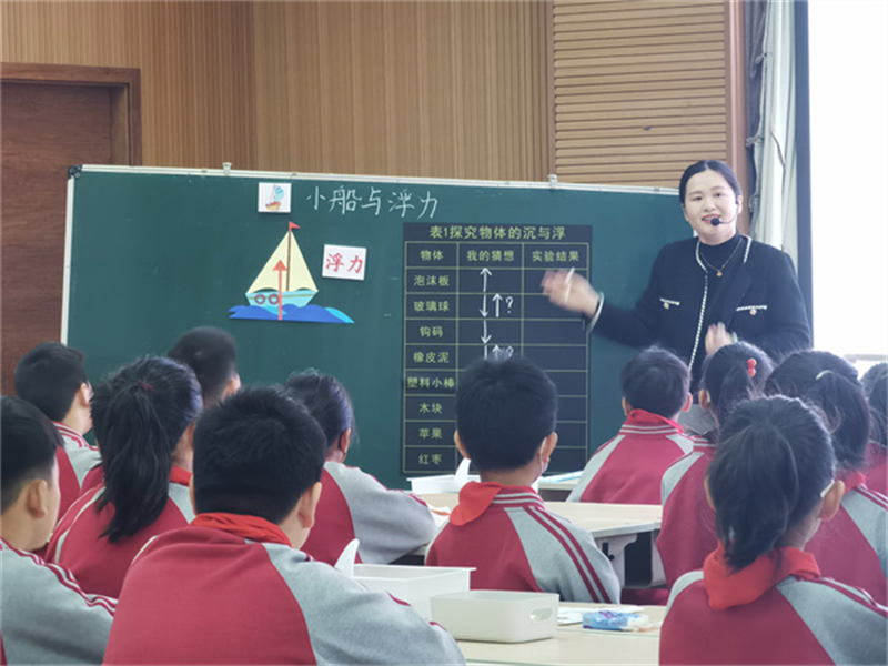 郑州市管城区五里堡小学教育共同体举行科学优质课评比活动