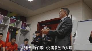 记者：扬科维奇鸡血演讲难掩技战术苍白无力，不是喊加油能解决的