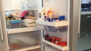 冰箱用久，却成细菌的“温床”？将3种“垃圾”放进，杀菌除异味