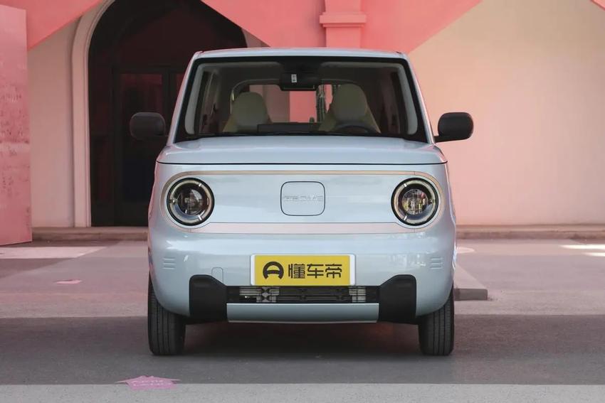 熊猫mini2023款120km超萌熊造型比较可爱