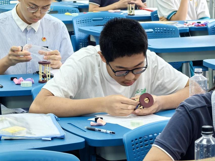 考脑洞的题又来了！山师附中推荐生综合能力题“笼中取刺”