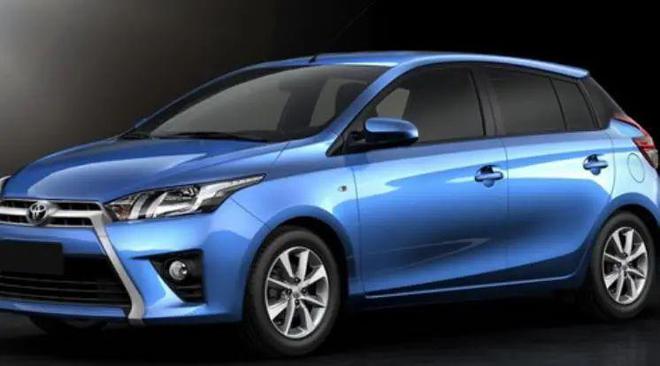 丰田YARiS L 致炫采用了经典的T字型布局，层次分明