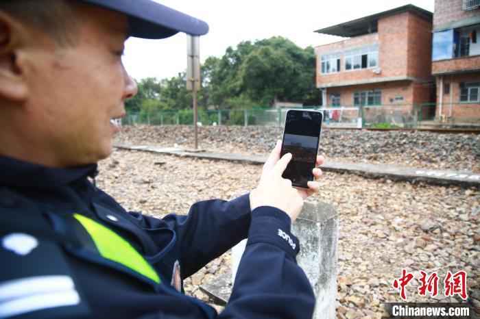 （新春走基层）广西南宁小站铁警的别样春运：10年风雨架起警民“连心桥”