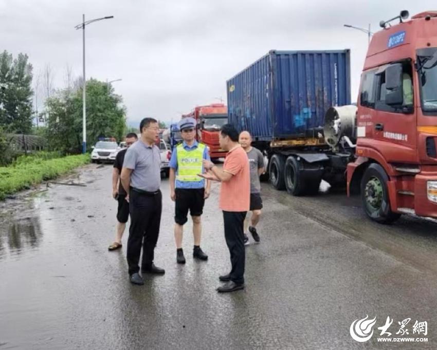 郯城县李庄镇积极防范应对强降雨天气