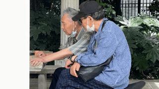 上海街拍：精致的老男女穿衣风格有哪些值得借鉴的？