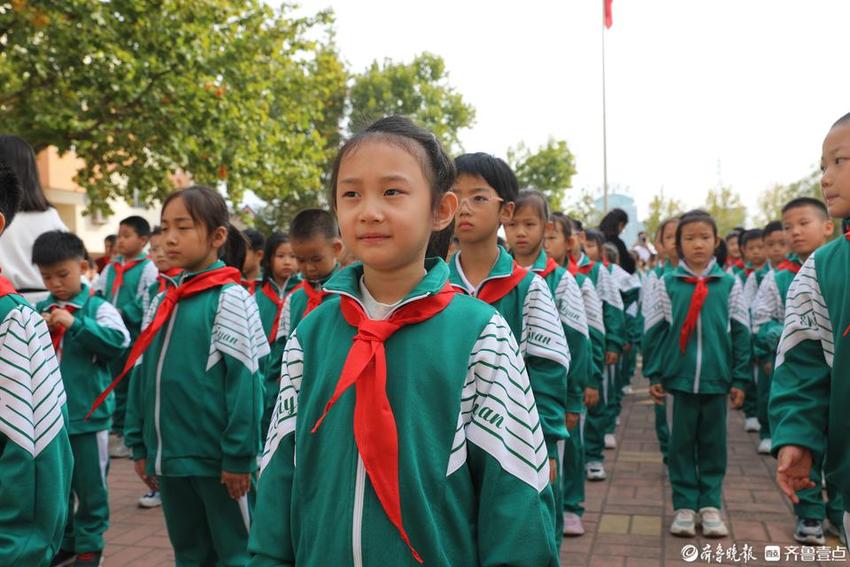 争做新时代好队员！德州市实验小学400名学生入队